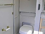 2005 Winnebago Rialta Photo #14