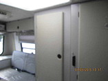 2002 Winnebago Rialta Photo #6