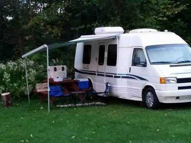 1996 Winnebago Rialta Photo