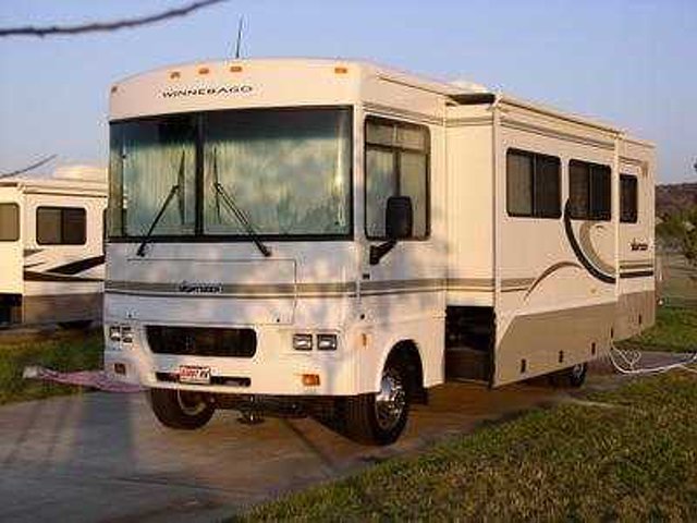 2004 Winnebago Sightseer Photo