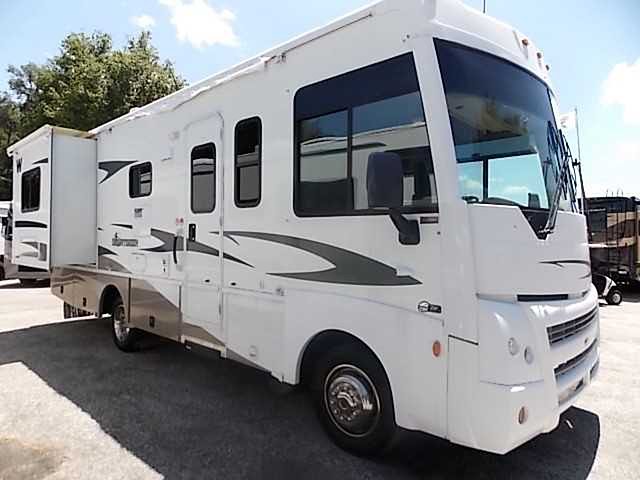 2007 Winnebago Sightseer Photo