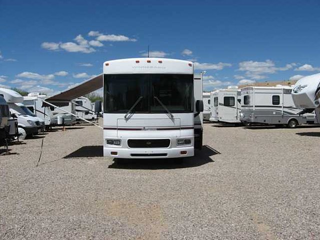 2002 Winnebago Sightseer Photo