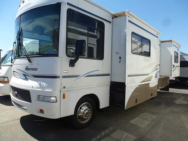 2006 Winnebago Sightseer Photo