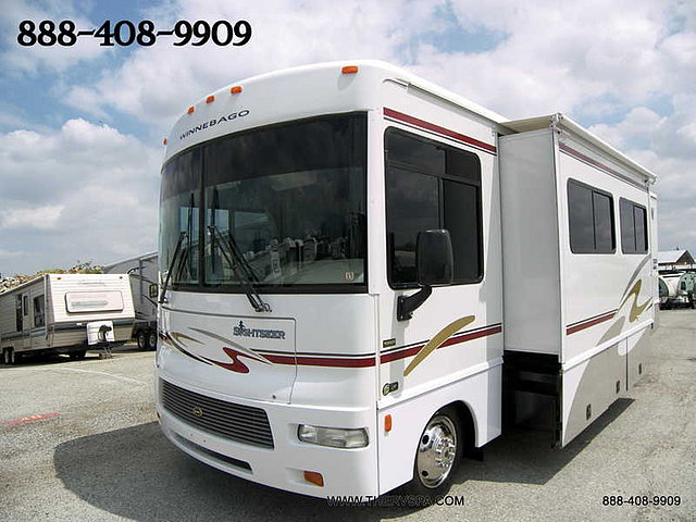 2005 Winnebago Sightseer Photo