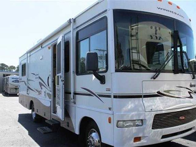 2006 Winnebago Sightseer Photo