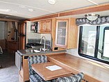 2015 Winnebago Sightseer Photo #17