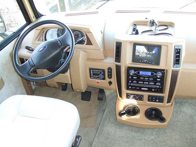 2013 Winnebago Sightseer Photo