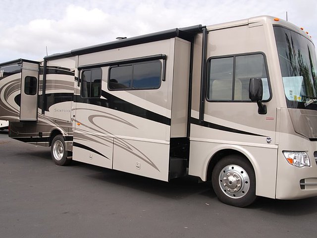 14 Winnebago Sightseer