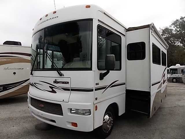 2006 Winnebago Sightseer Photo