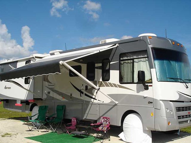 2010 Winnebago Sightseer Photo