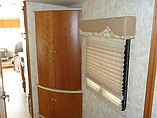 2009 Winnebago Sightseer Photo #9