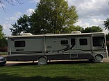 2004 Winnebago Sightseer Photo #2