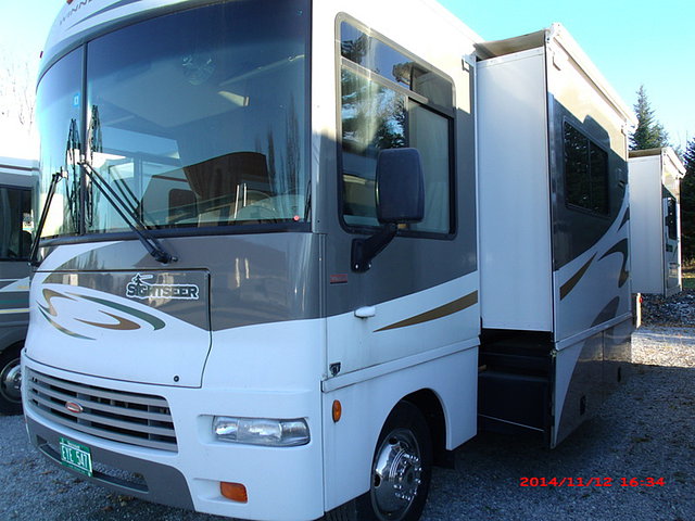 2007 Winnebago Sightseer Photo