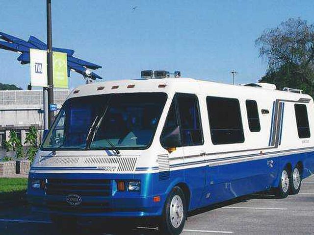1989 Winnebago Spectrum Photo