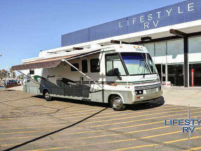 1999 Winnebago Winnebago Photo