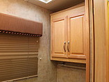 2006 Winnebago Tour Photo #23
