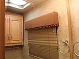 2006 Winnebago Tour Photo #26