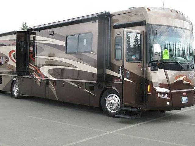 2010 Winnebago Tour Photo