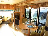 2006 Winnebago Tour Photo #52