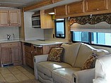 2007 Winnebago Tour Photo #4