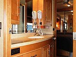 2008 Winnebago Tour Photo #21