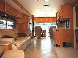 2008 Winnebago Tour Photo #25