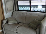 2009 Winnebago Tour Photo #11