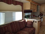 2006 Winnebago Tour Photo #8