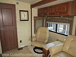 2008 Winnebago Tour Photo #16