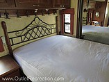 2008 Winnebago Tour Photo #19