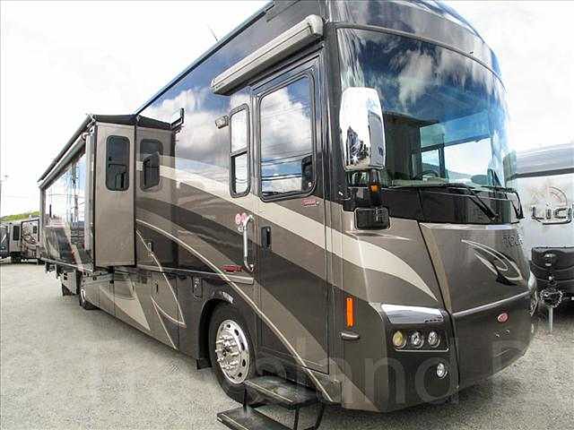 2008 Winnebago Tour Photo