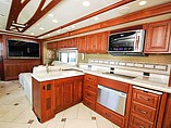 2013 Winnebago Tour Photo #4