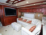 2013 Winnebago Tour Photo #31
