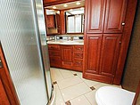 2013 Winnebago Tour Photo #34