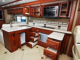 2013 Winnebago Tour Photo #38