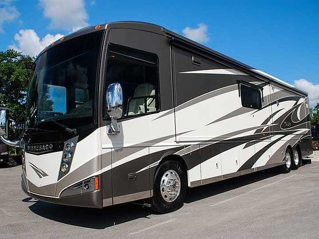 2013 Winnebago Tour Photo