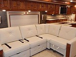2015 Winnebago Tour Photo #21