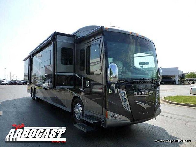 2015 Winnebago Tour Photo