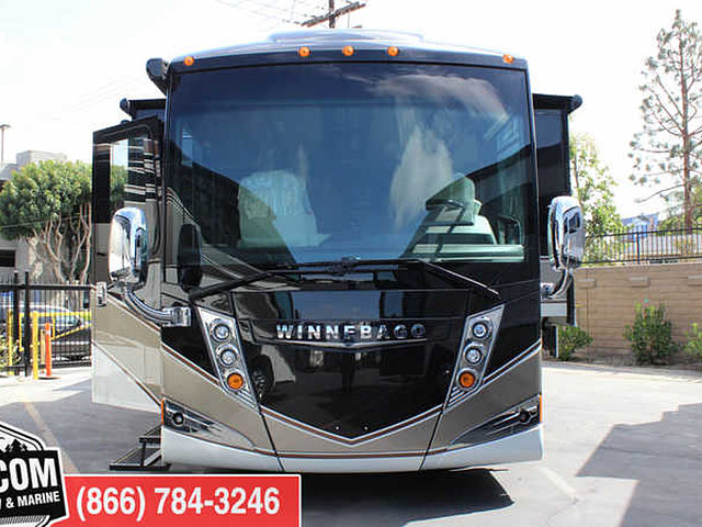 2015 Winnebago Tour Photo