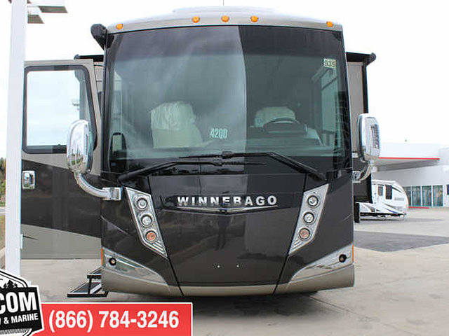 2015 Winnebago Tour Photo