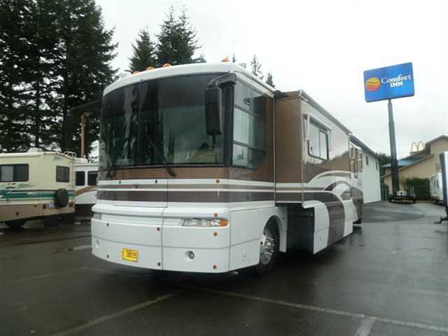 1999 Winnebago Winnebago Photo