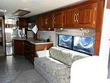 2001 Winnebago Ultimate Advantage Photo #5