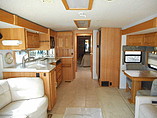 2003 Winnebago Ultimate Advantage Photo #6