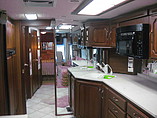 2002 Winnebago Ultimate Freedom Photo #11