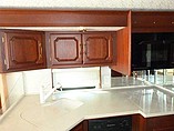 2003 Winnebago Ultimate Freedom Photo #18