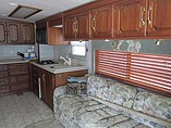 2000 Winnebago Ultimate Freedom Photo #11