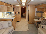 2004 Winnebago Ultimate Freedom Photo #2