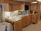 2004 Winnebago Ultimate Freedom Photo #5