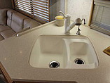 2004 Winnebago Ultimate Freedom Photo #6