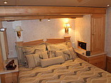 2004 Winnebago Ultimate Freedom Photo #11